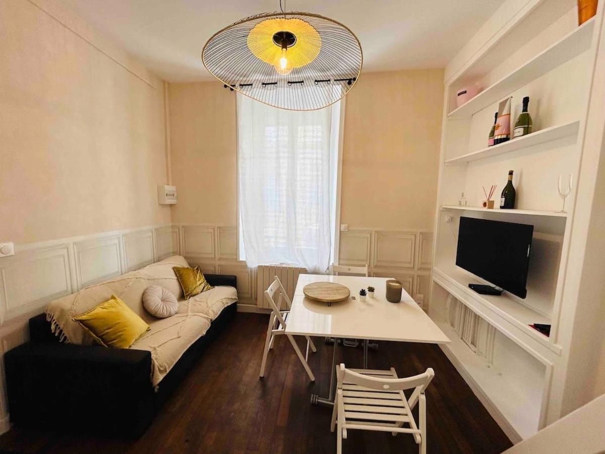 Le Champagne Coquebert Centre-ville Appartement *